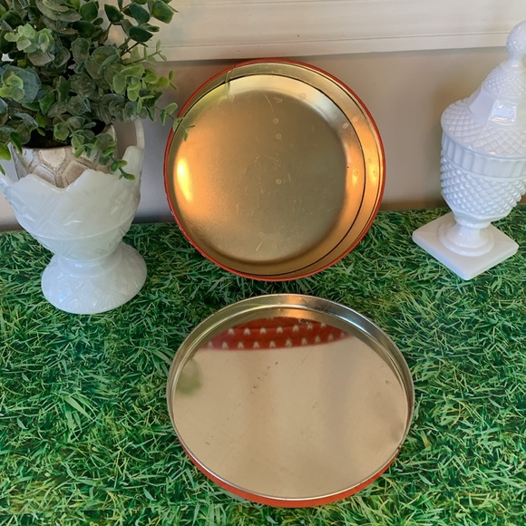 Adorable Mickey and Minnie Mouse cookie tin, vintage condition - Picture 6 of 12